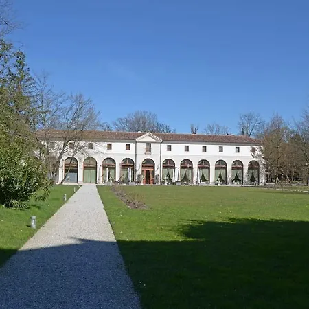 Charme House